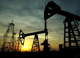 درآمدهاي حاصل از فروش نفت را در محاسبه ي نرخ ارز وارد مي کنيم