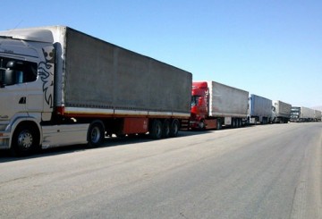 پلمب باک کامیون‌های ترک در مرز بازرگان/ احتمال کند شدن تردد
