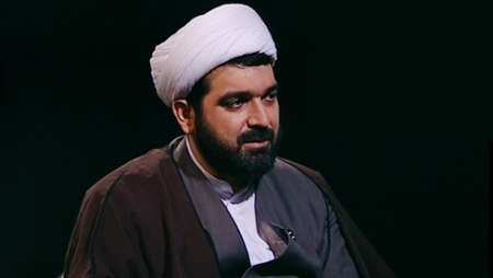 پس‌ از انتقاد از "معمای شاه": اس ام اس‌ای که شهاب مرادی، روحانی مشهور تلویزیون، از مدیران شبکه دو رو کرد