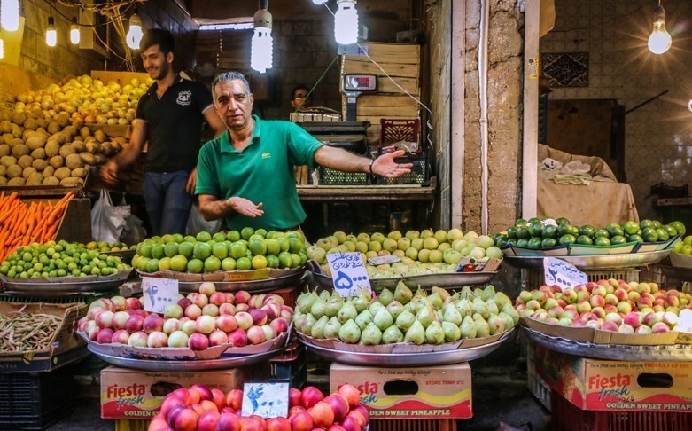 قیمت میوه در آستانه شب یلدا/هندوانه ۱۲۰۰ و انار ۳۵۰۰ تومان در میدان بزرگ میوه