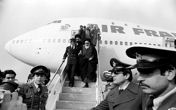 عکسی متفاوت از پرواز انقلاب و هواپیمای حامل امام خمینی