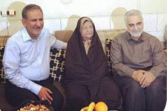 حضور سردار سلیمانی در منزل مادر معاون اول رئیس جمهور +عکس