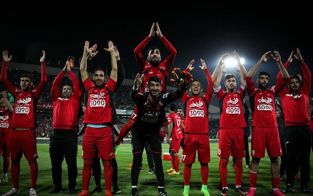 چگونه عکس پرسپولیس روی جام افتاد؟