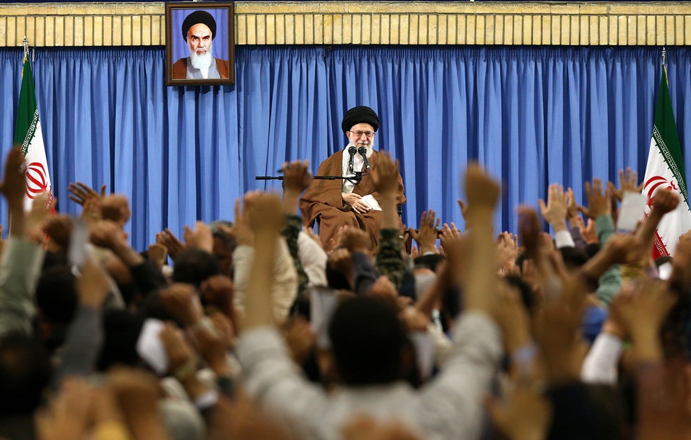می‌توانیم بر همه سختی‌ها و چالش‌ها، مؤمنانه فائق بیاییم/ خاطرات دوران دفاع مقدس یک ثروت ملی است