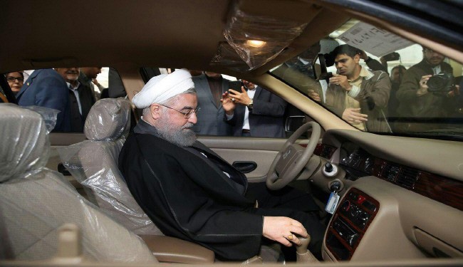 آقای روحانی! از تبعات قراردادهای اخیر خودروسازان باخبرید؟
